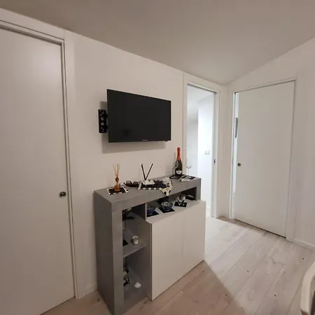 Endless Summer Apartment *